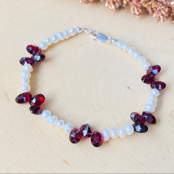 Mozambique Garnet Natural Pearl Sterling Bracelet - Picture 13 of 13